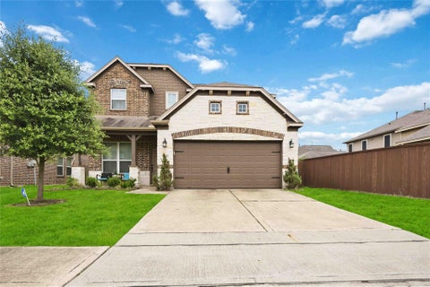 Homes For Sale - 14702 Meadow Acre Trail<br/> Houston, TX 77049