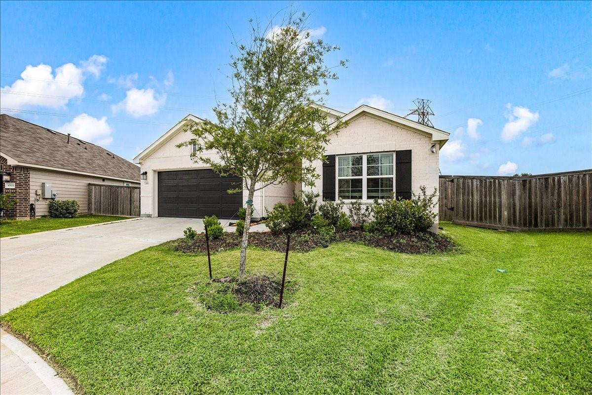 4901 Perennial Lane