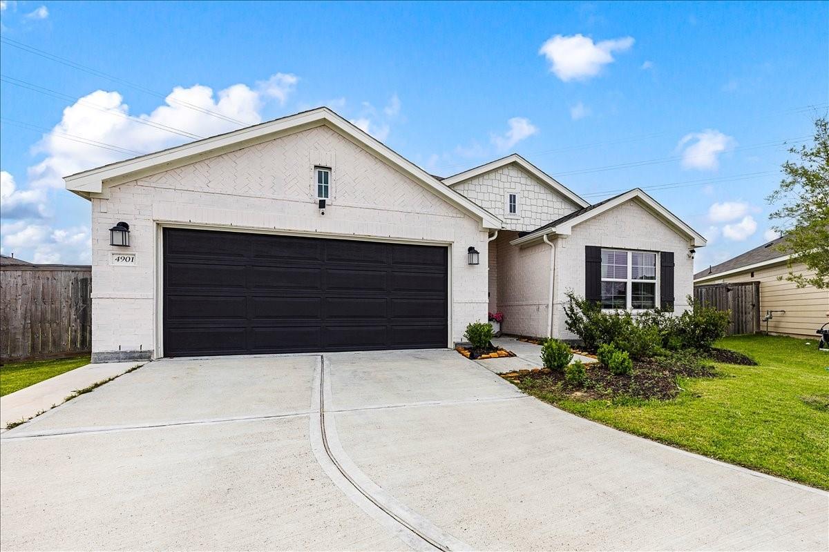 4901 Perennial Lane