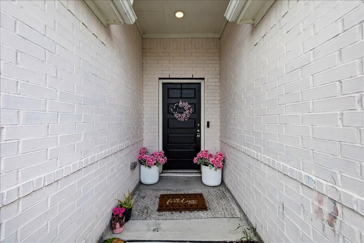 4901 Perennial Lane