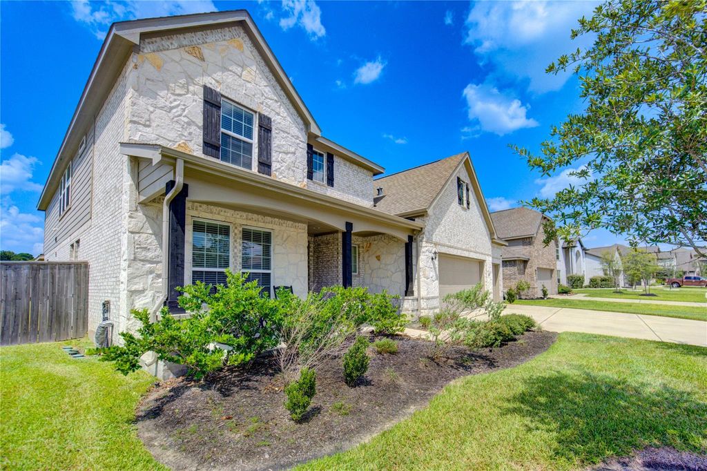 Photo of 13838 Sturcombe Glen Trail, Rosharon, TX 77583 (MLS # 92134156)