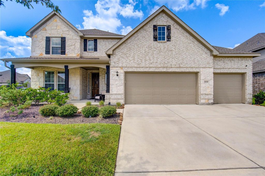 Photo of 13838 Sturcombe Glen Trail, Rosharon, TX 77583 (MLS # 92134156)