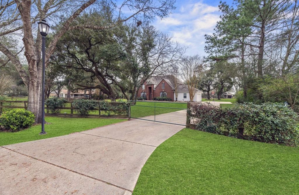 Photo of 18919 Wildrose Lane, Tomball, TX 77377 (MLS # 26984716)