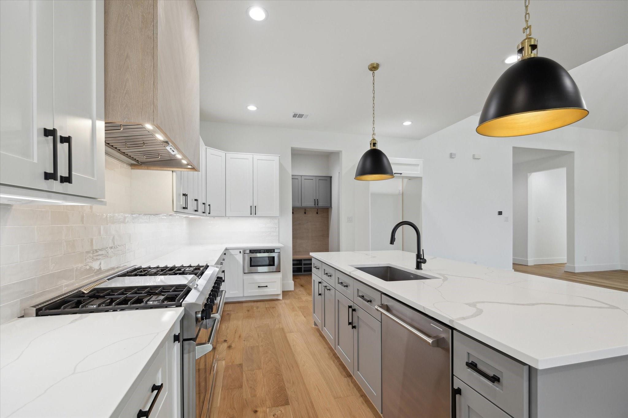 16007 Bonjour Boulevard