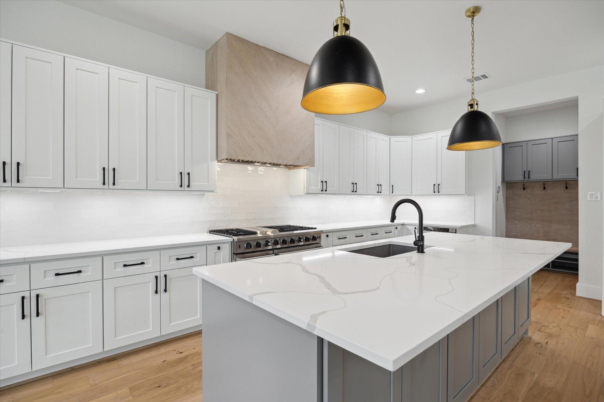 16007 Bonjour Boulevard