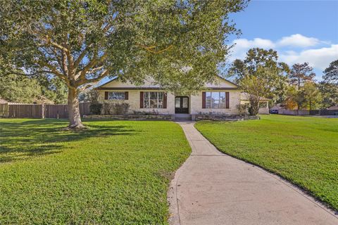 Photo of 7002 Lakeside Drive, Liberty, TX 77575 (MLS # 59235003)