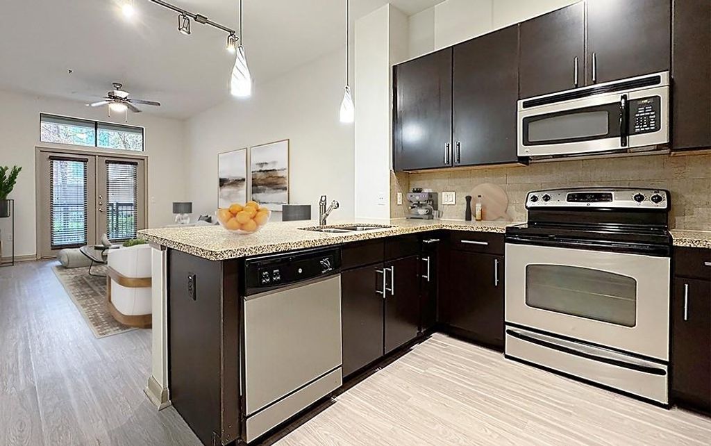 Photo of 306 Mcgowen Street #1112, Houston, TX 77006 (MLS # 43065984)