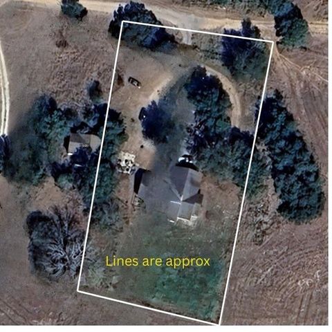 Homes For Sale - 1448 Private Road 6013<br/> Giddings, TX 78942