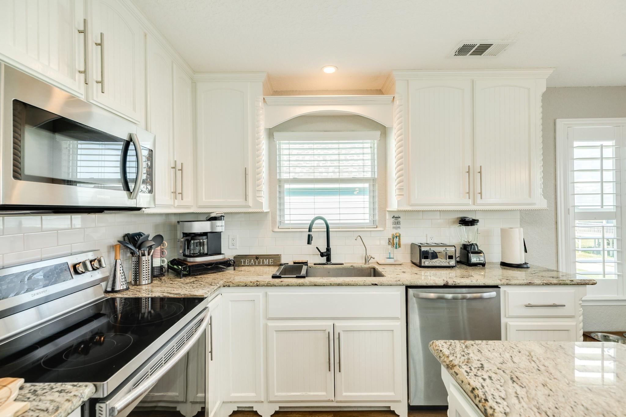 207 Sandpebble Place
