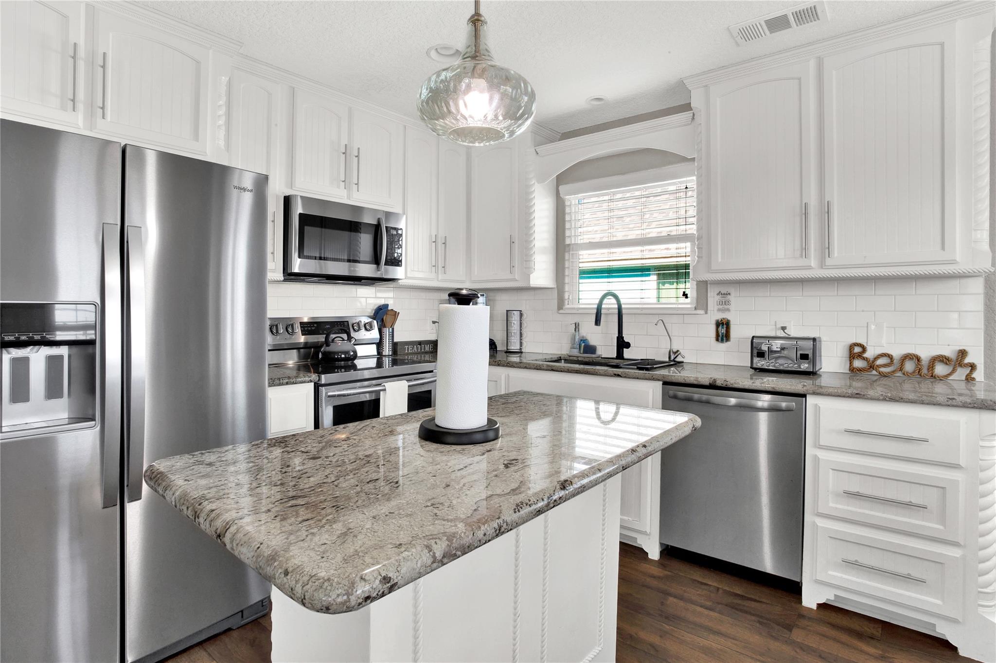207 Sandpebble Place