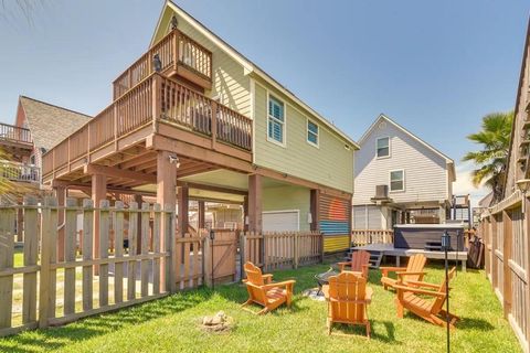 Photo of 207 Sandpebble Place, Surfside Beach, TX 77541 (MLS # 66151733)