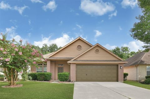 Photo of 5914 Shadow Creek Court, Baytown, TX 77523 (MLS # 39374897)