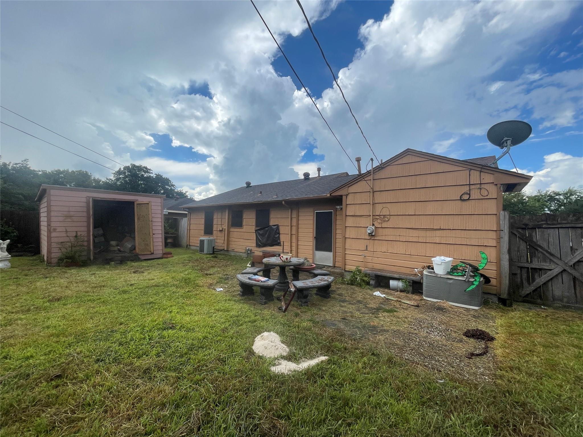 1900 W Gulf Street