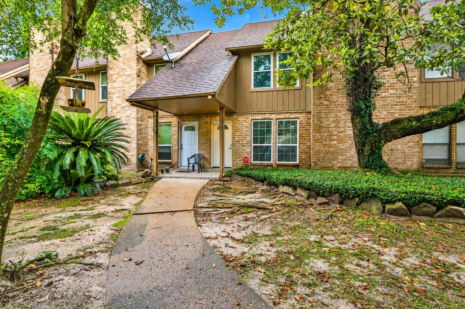 1011 Hamblen Road 205