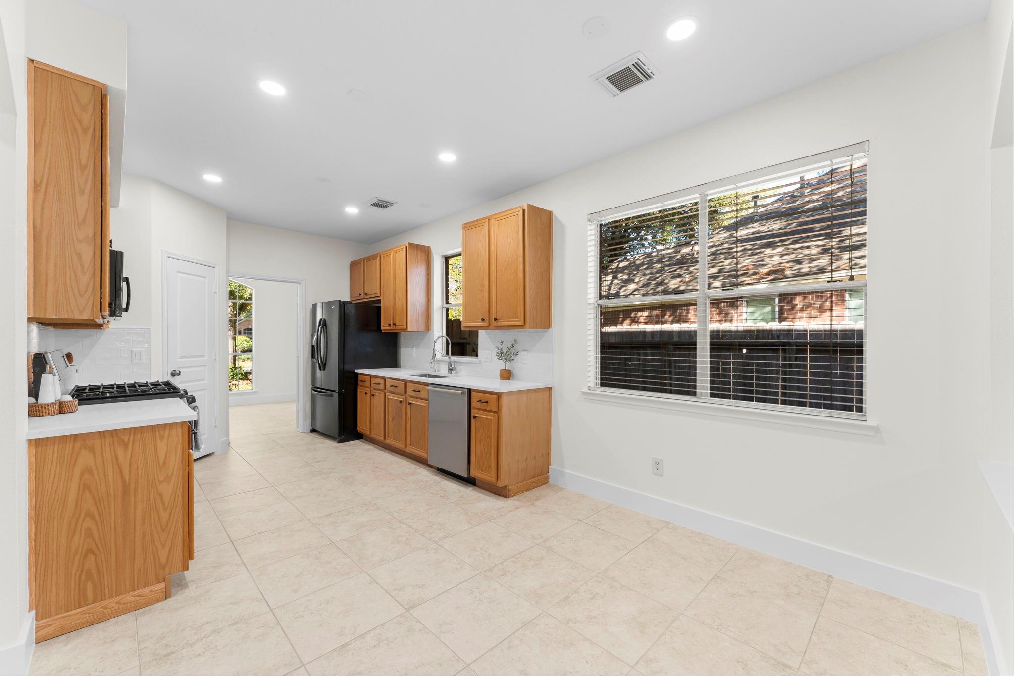 135 S Hollylaurel Circle