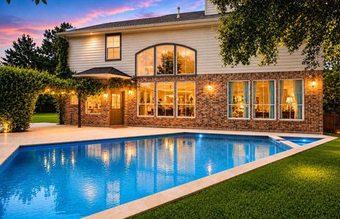Photo of 18 Degas Park, The Woodlands, TX 77382 (MLS # 68774665)