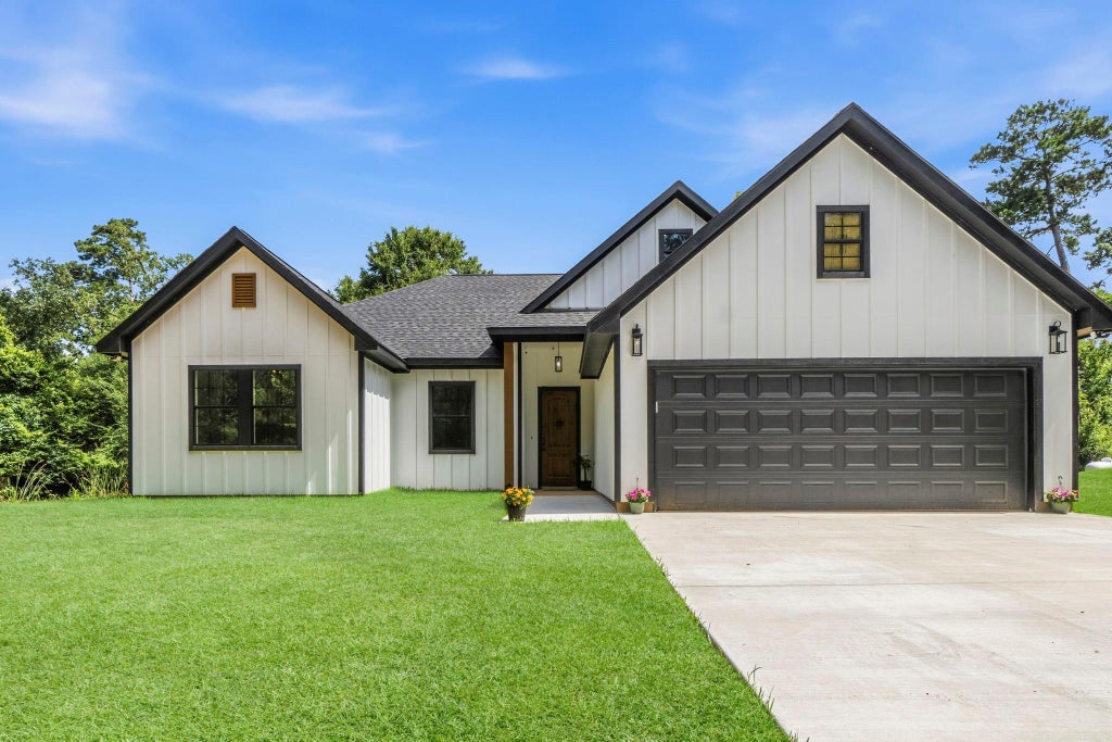 Photo of 162 Holly Crst, Livingston, TX 77351 (MLS # 35780769)