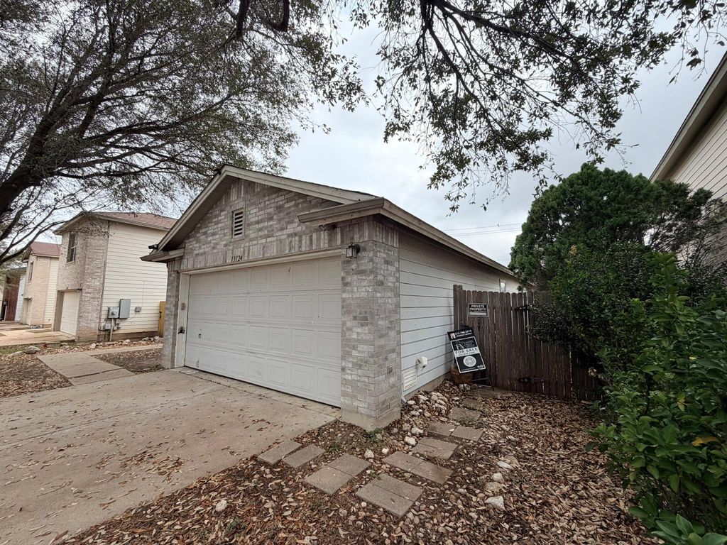 Photo of 13124 Dearbonne Drive, Del Valle, TX 78617 (MLS # 94721881)