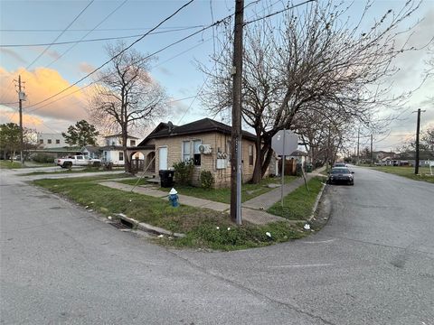 7304 Avenue F Houston TX 77011