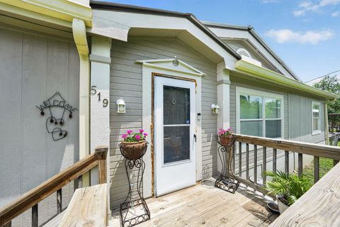 Photo of 519 Loyal Valley Road, Kerrville, TX 78028 (MLS # 80957030)