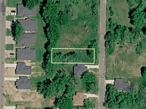 Photo of 1421 N 10th Street NE, Paris, TX 75460 (MLS # 77010096)