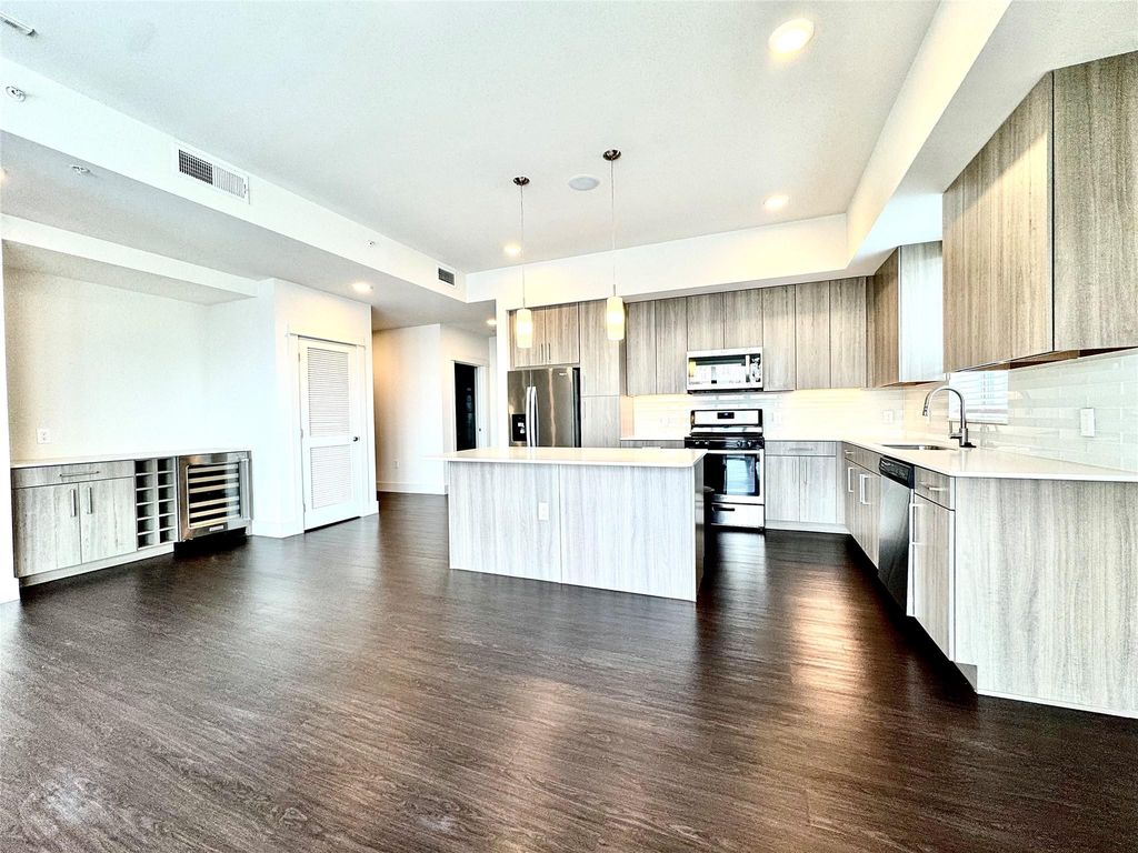Photo of 3120 Smith Street #602, Houston, TX 77006 (MLS # 61237650)