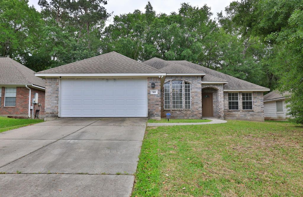 Photo of 909 Katie Lane, Conroe, TX 77304 (MLS # 88299467)