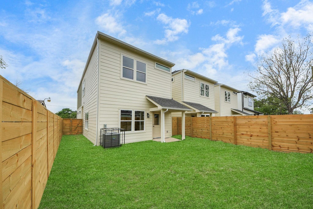 Photo of 7542 Charlie Street, Houston, TX 77088 (MLS # 81039775)