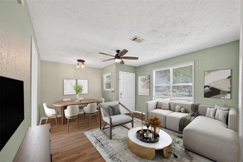 Photo of 702 S Holmes Street, La Porte, TX 77571 (MLS # 48081766)