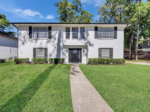 Photo of 7610 Theisswood Rd Rd, Spring, TX 77379 (MLS # 51617618)