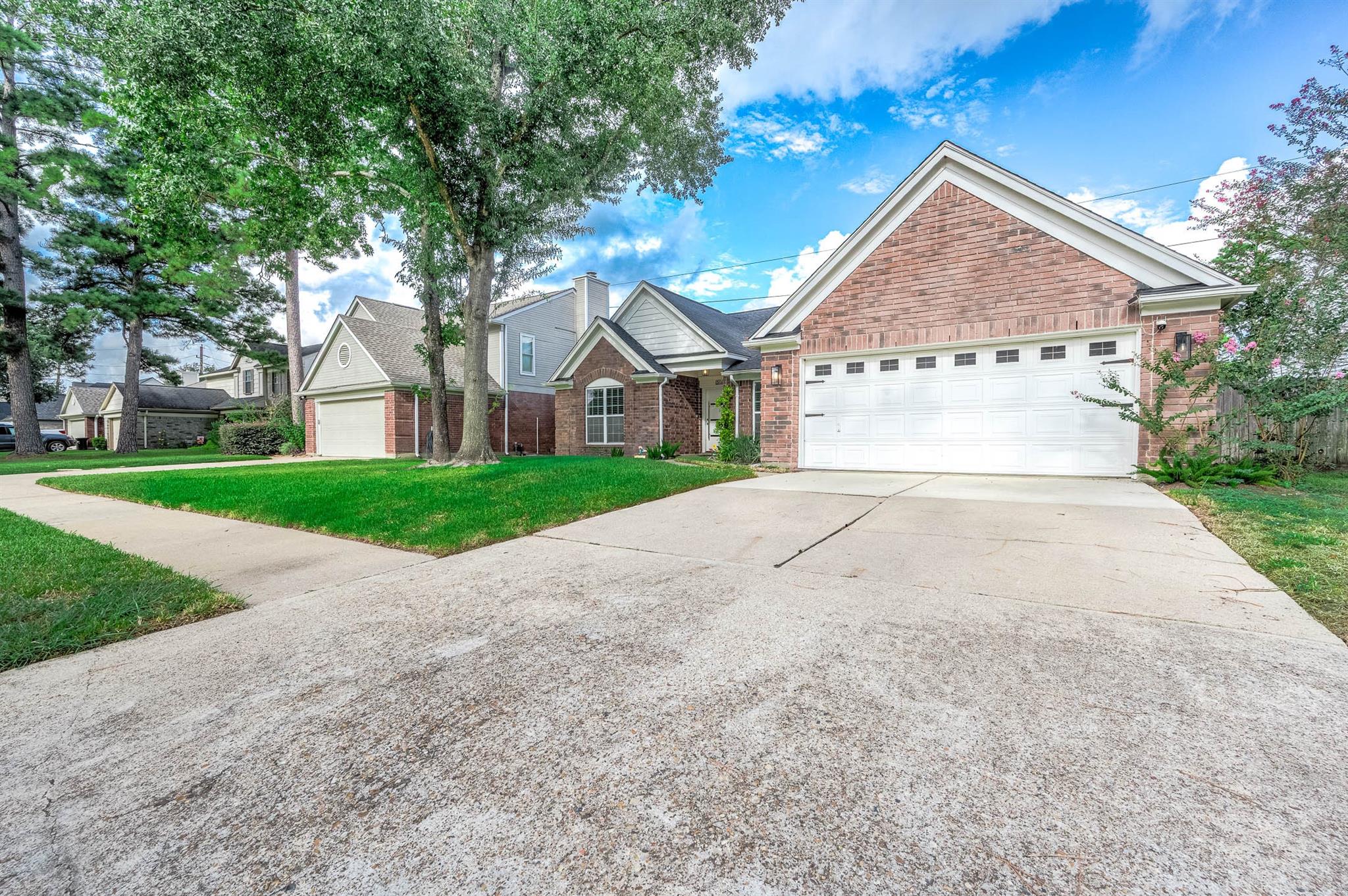 8914 Sunny Point Drive