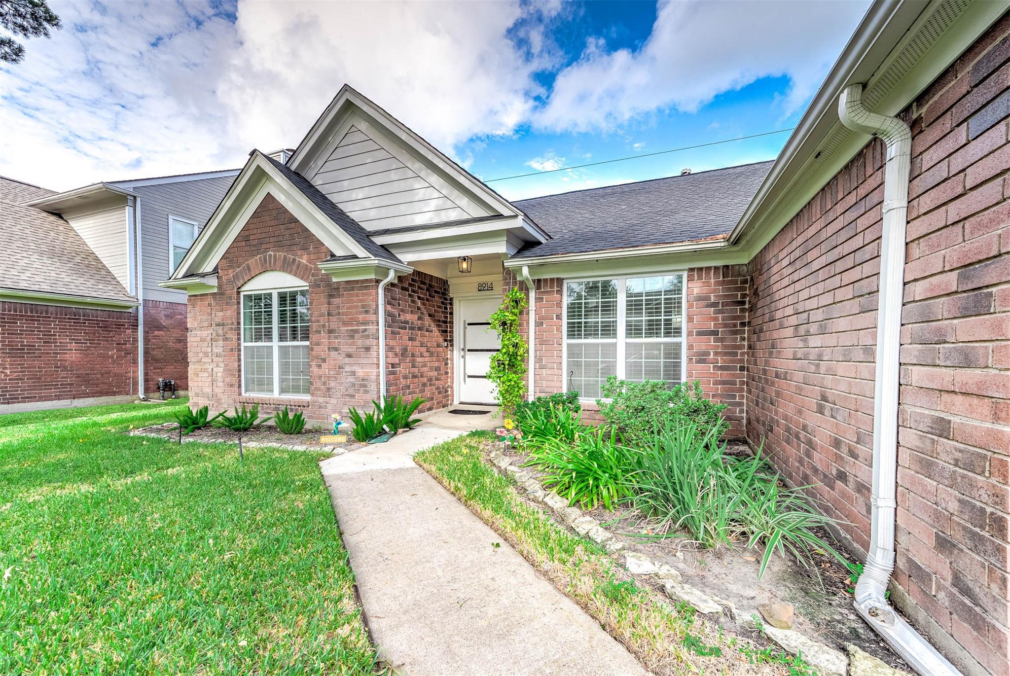 8914 Sunny Point Drive