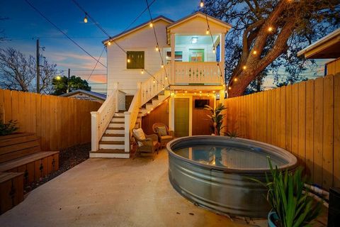 Photo of 4117 Avenue R, Galveston, TX 77550 (MLS # 74559279)