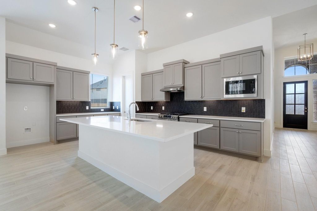 Photo of 514 Tawny Rim Drive, Willis, TX 77318 (MLS # 88190819)