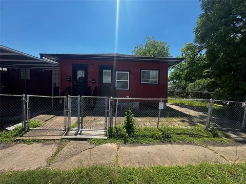 Photo of 1504 Luzon Street #A, Houston, TX 77009 (MLS # 9062855)
