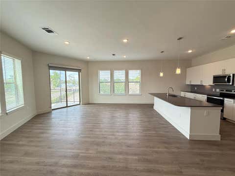 Apartment For Rent - 641 W Crosstimbers Street #B8.211<br/> Houston, TX 77018