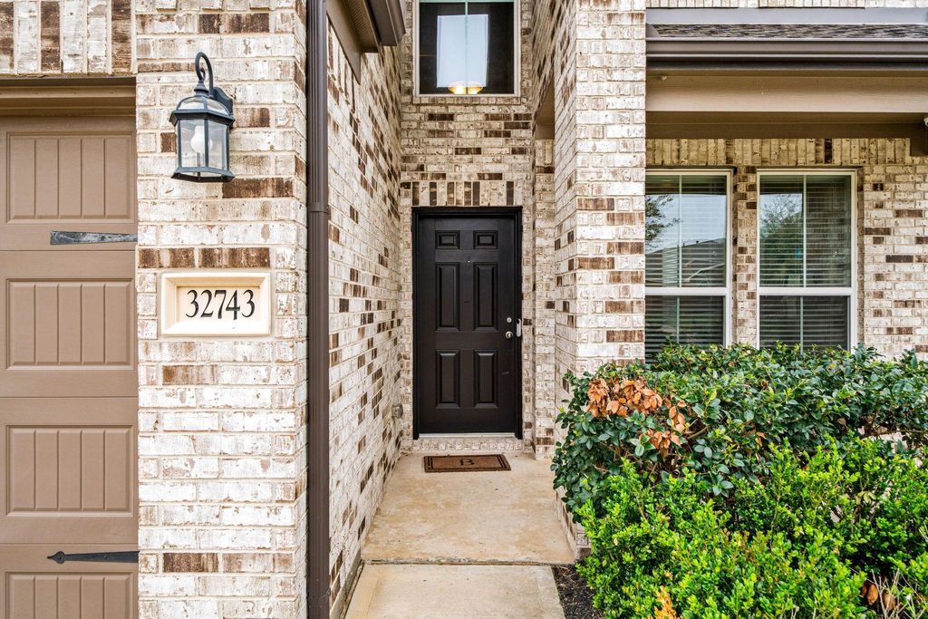 Photo of 32743 Timber Point Drive, Brookshire, TX 77423 (MLS # 52480605)