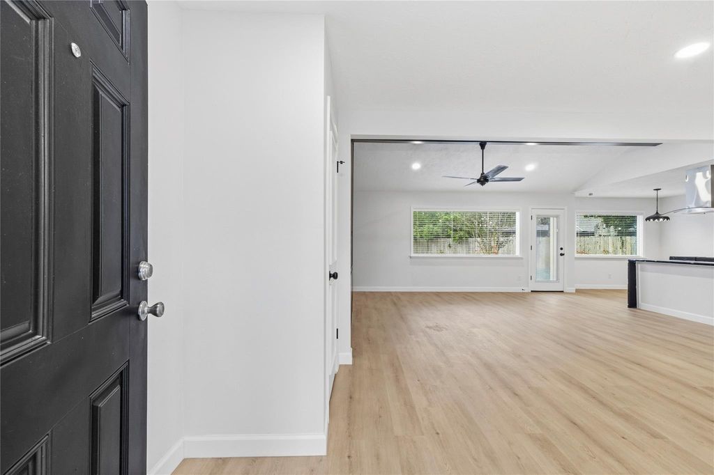 Photo of 9607 Kemp Forest Drive, Houston, TX 77080 (MLS # 37148710)