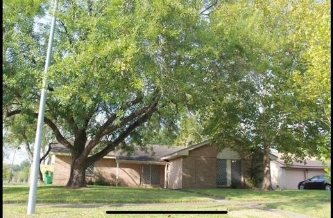 Photo of 4034 Curly Oaks Drive, Houston, TX 77053 (MLS # 42943062)