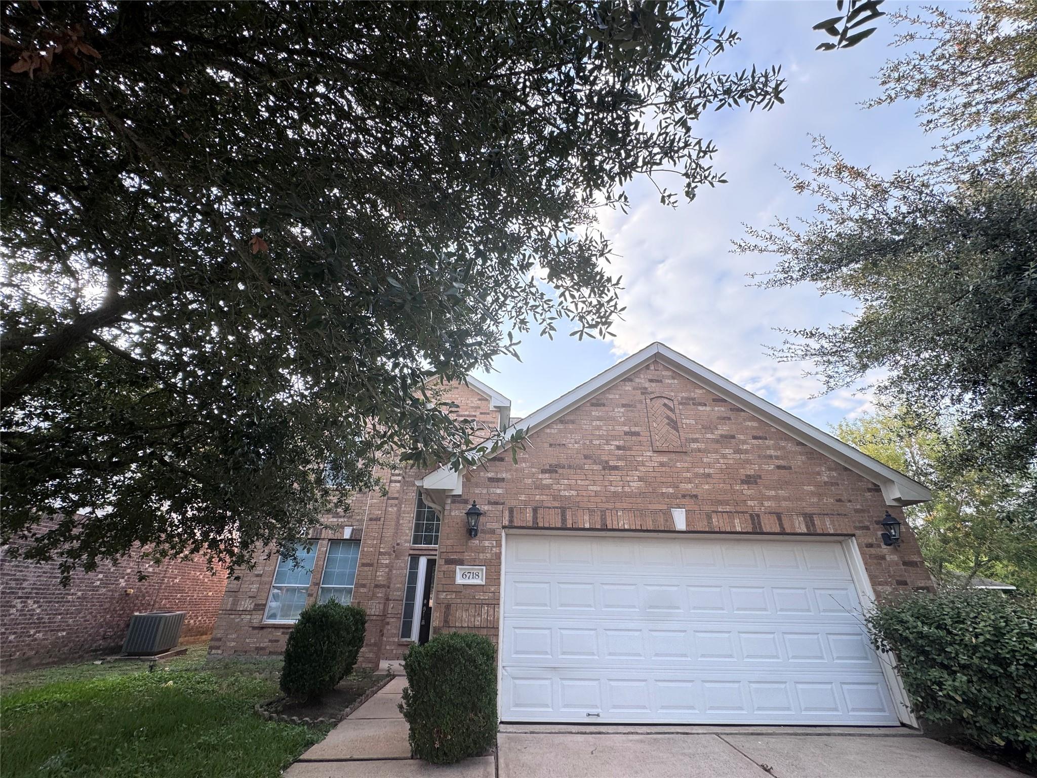 6718 Chester Oak Drive