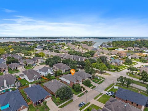 Photo of 2088 Silverthorn Lane, Kemah, TX 77565 (MLS # 44786958)