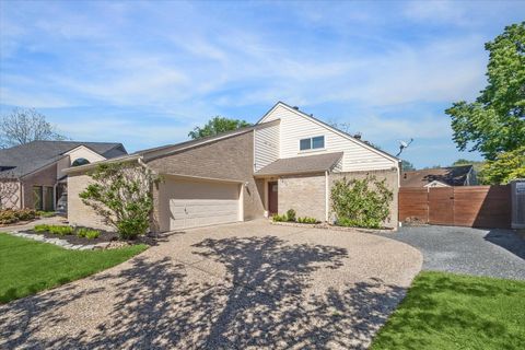Photo of 1311 Ambergate Drive, Houston, TX 77077 (MLS # 39656855)