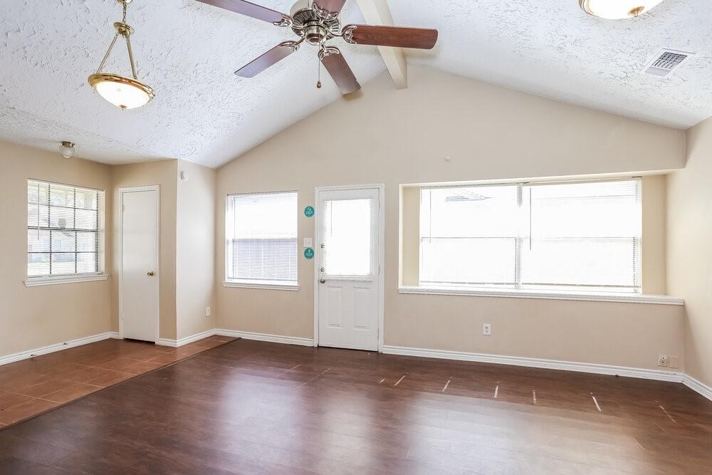 11 Crestbriar Court