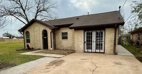 Photo of 812 Avenue M, South Houston, TX 77587 (MLS # 70652458)