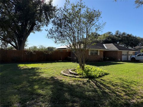 601 Willow Lane Eagle Lake TX 77434