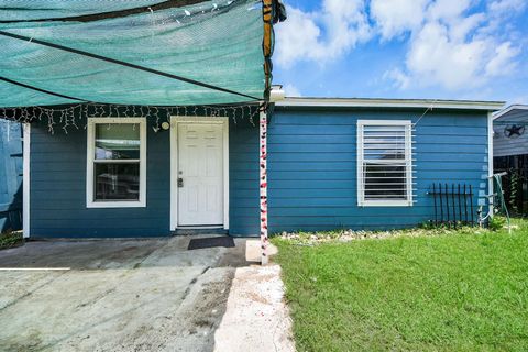 Photo of 7351 Guadalcanal Road, Houston, TX 77033 (MLS # 7112461)