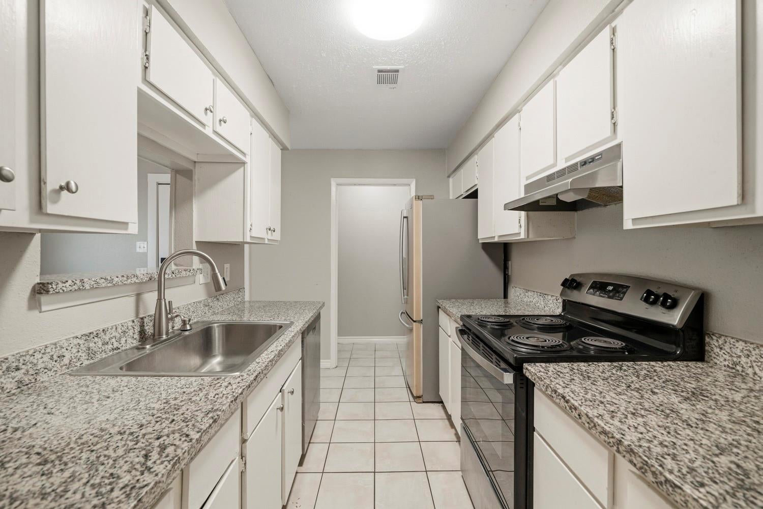 4605 Orange Circle N