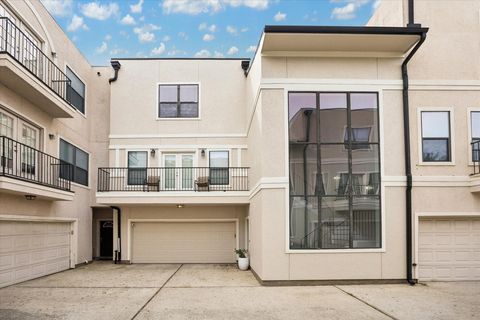 Townhouse For Sale - 4411 Koehler Street #E<br/> Houston, TX 77007