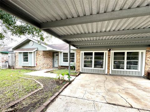 Photo of 1302 Cypress Street, Alvin, TX 77511 (MLS # 90902719) Photo of 1302 Cypress Street, Alvin, TX 77511 (MLS # 90902719)