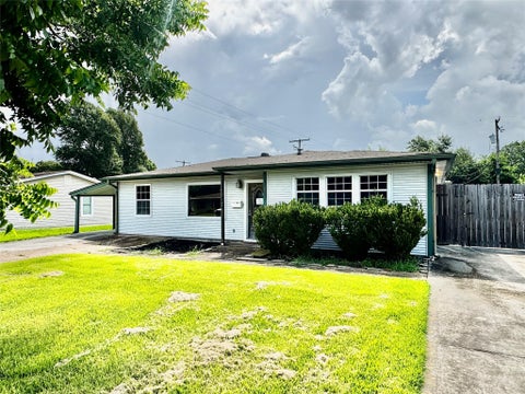 Photo of 2301 7th Street, Port Neches, TX 77651 (MLS # 34763289)
